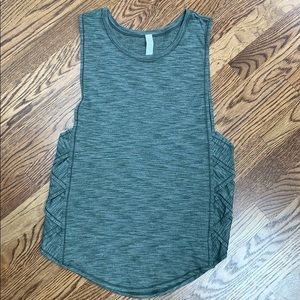 Lululemon Var-city green muscle tank in size 6